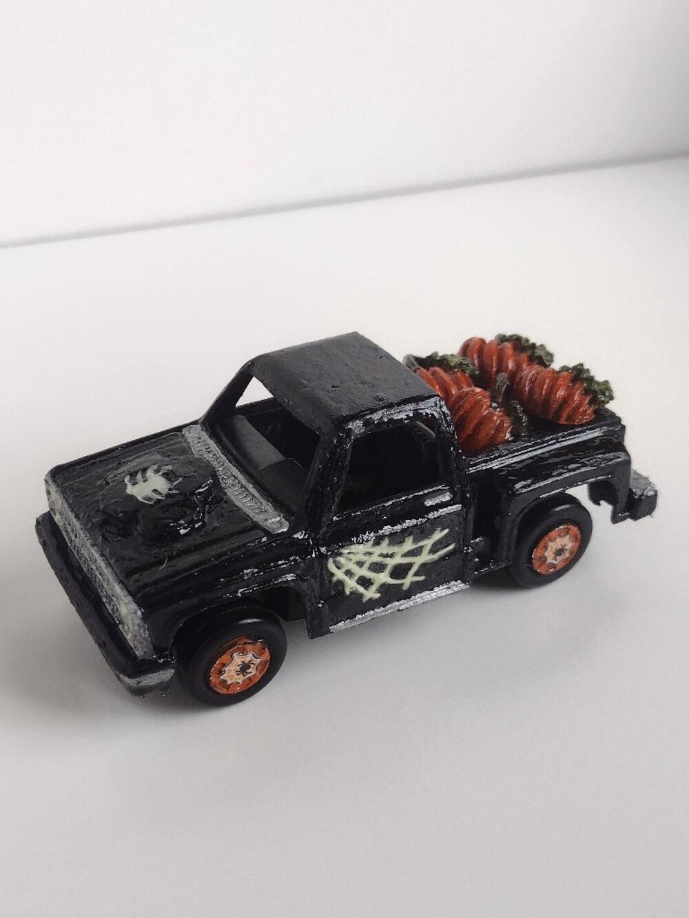 Halloween Pickup Truck w/ Pumpkins & Spider Webs Tabletop Decor Glow In the Dark